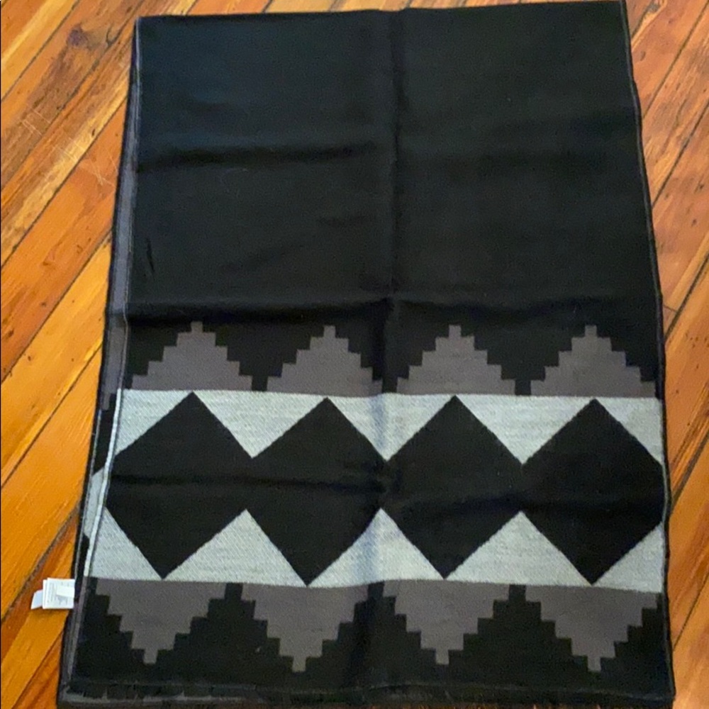 Fabulous Lole Scarf